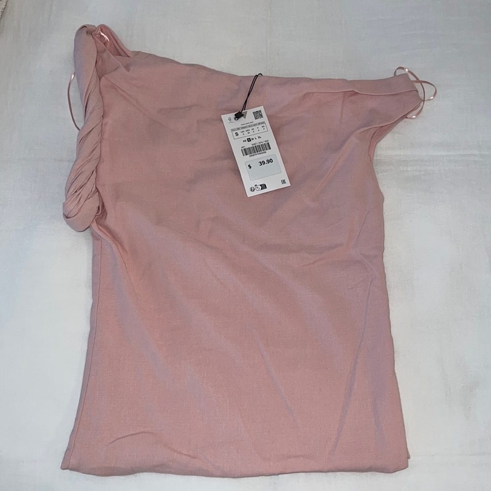 NWT Zara Shoulder Top